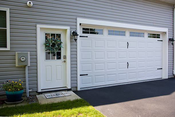 24/7 Emergency Garage Door Panel Replacement experts in El Granada, CA